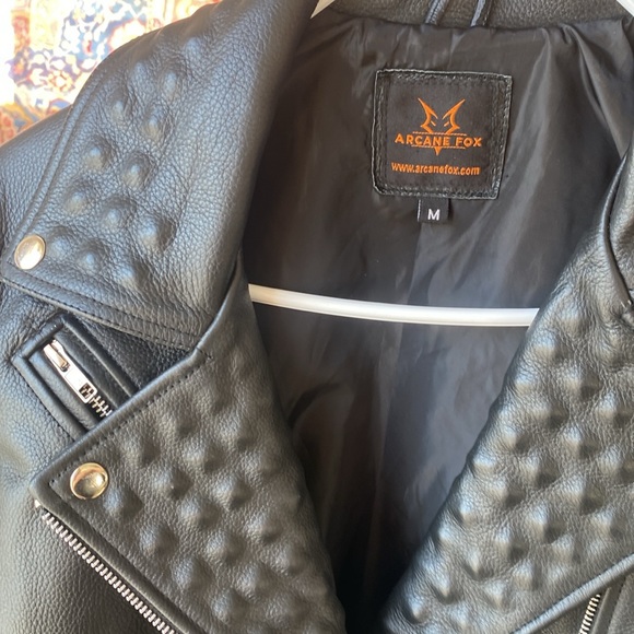 Studded Black Biker Leather Jacket with Belt, women’s Medium - Picture 6 of 6